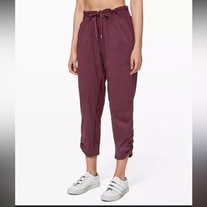 LULULEMON Dance Studio Crops Red Merlot Wine Colour Women’s Size 8 Activewear